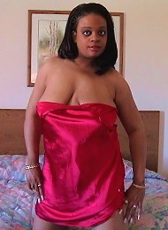 Wendy Likes To Get Her Freak On In Motels At Lunchtime. This Mature Black Black Sister Loves To Show Off Her Thick Black Booty & Large Natural Boo